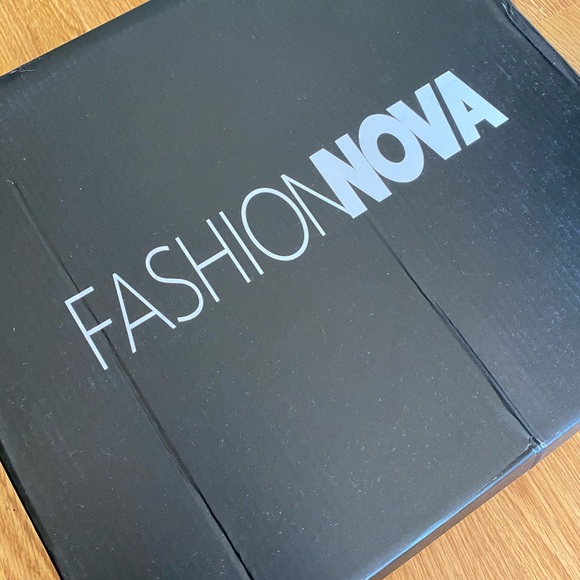 White boots - Picture 8 of 8